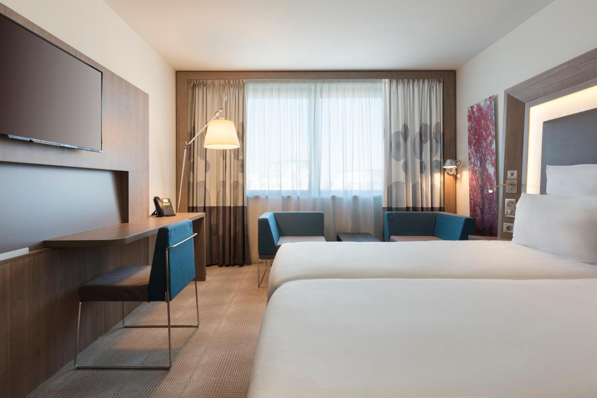 Novotel Paris Denis Stade Basilique Hotel 4*